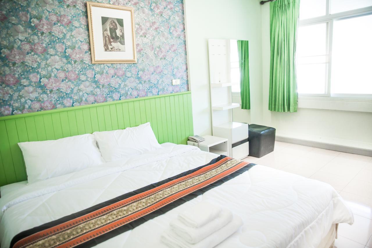 Nine Inn @ Town Phuket Extérieur photo
