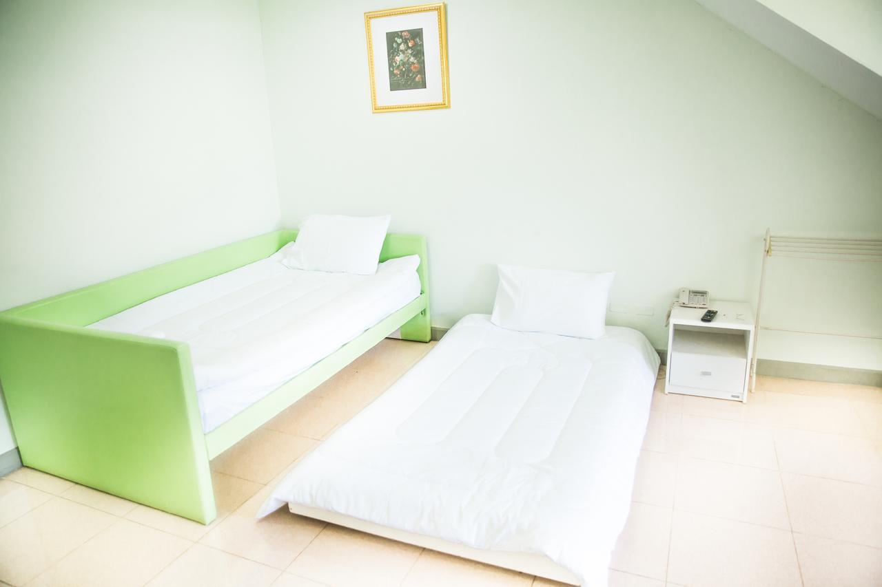 Nine Inn @ Town Phuket Extérieur photo
